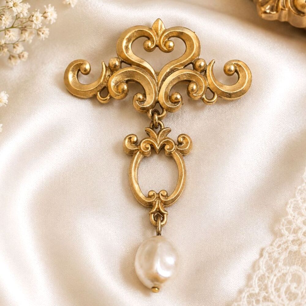 Vintage Victorian Style Gold Tone Faux Pearl Drop Ornate Brooch Pin